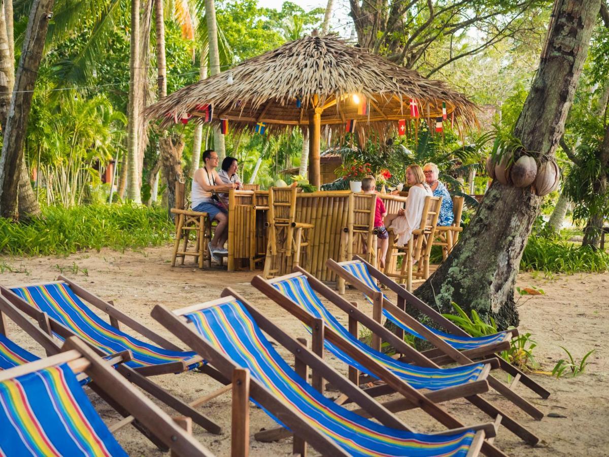 Baan Mai Beachfront Lone Island Phuket Zewnętrze zdjęcie