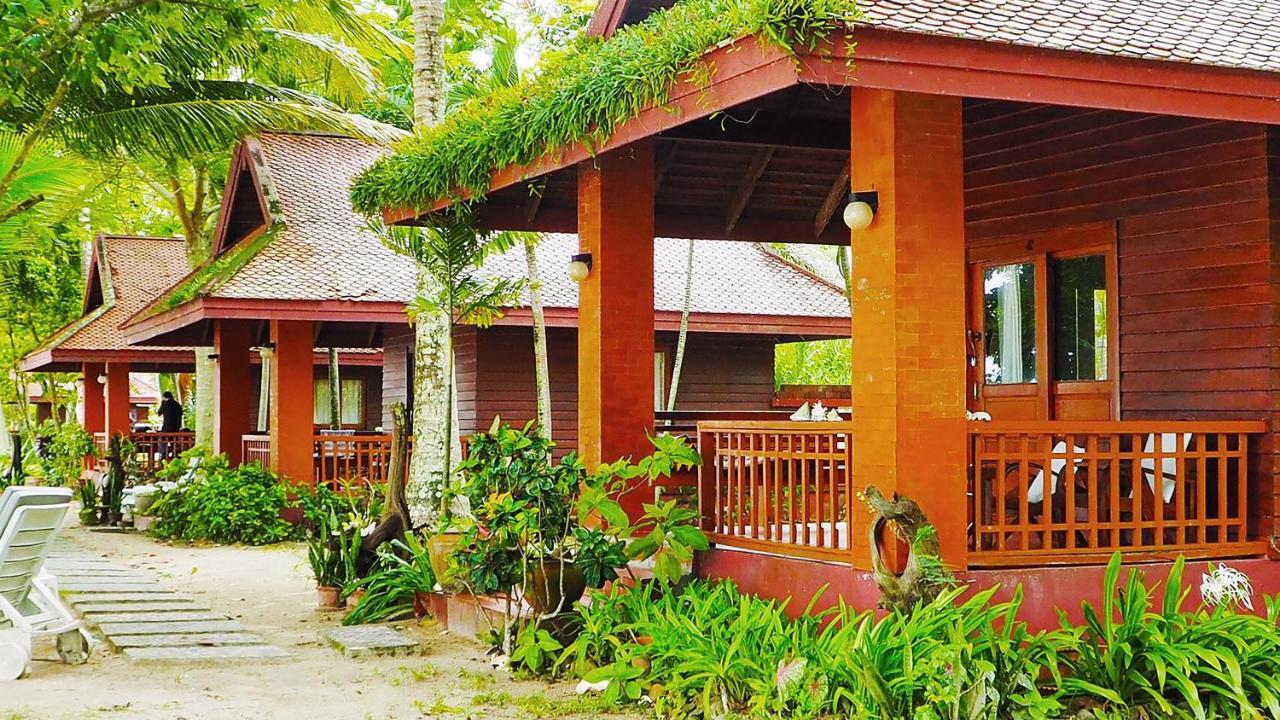 Baan Mai Beachfront Lone Island Phuket Zewnętrze zdjęcie